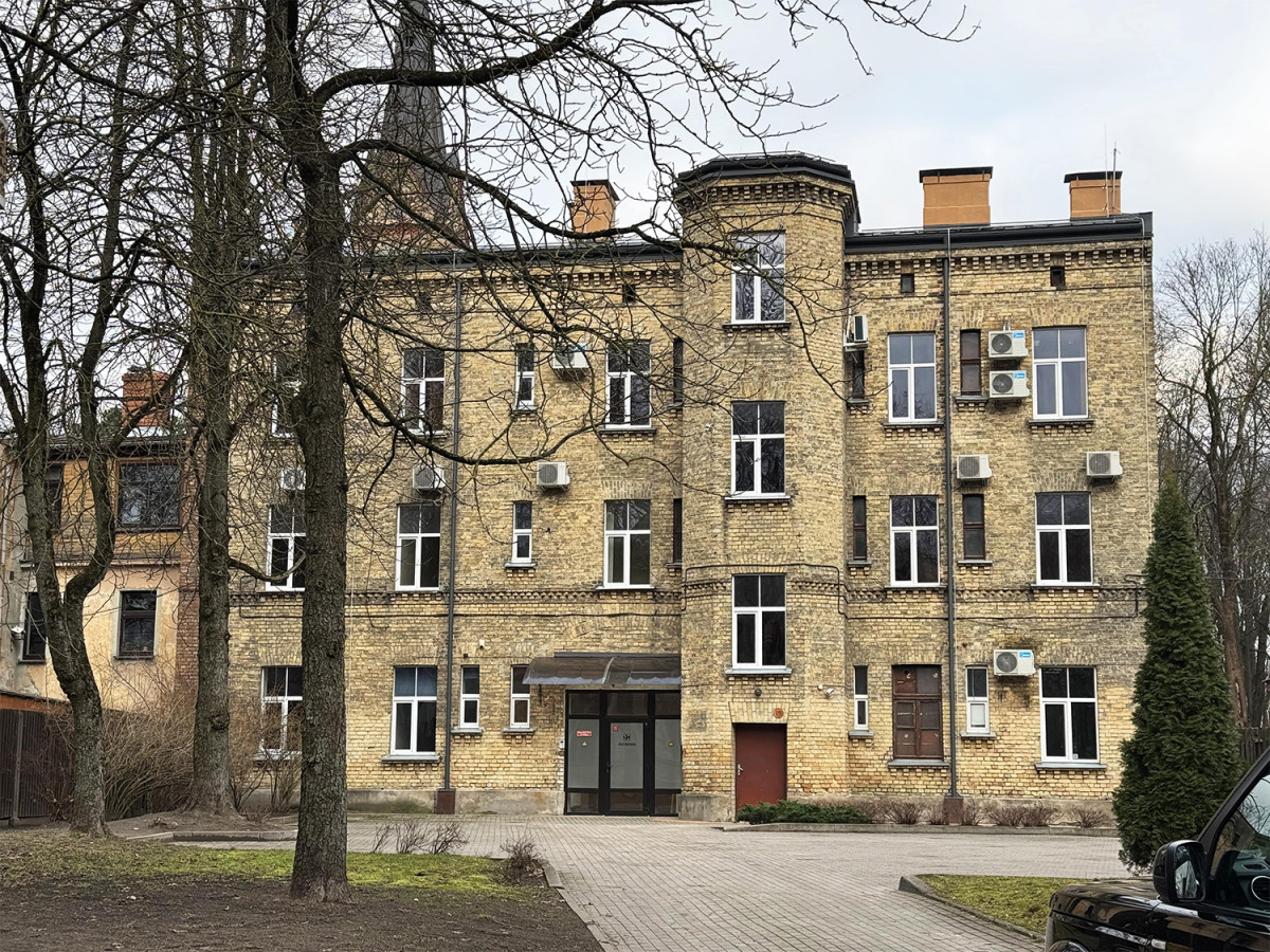 Izsole ēka Torņakalana 16
