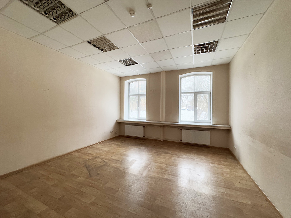 Izsole ēka Torņakalana 16