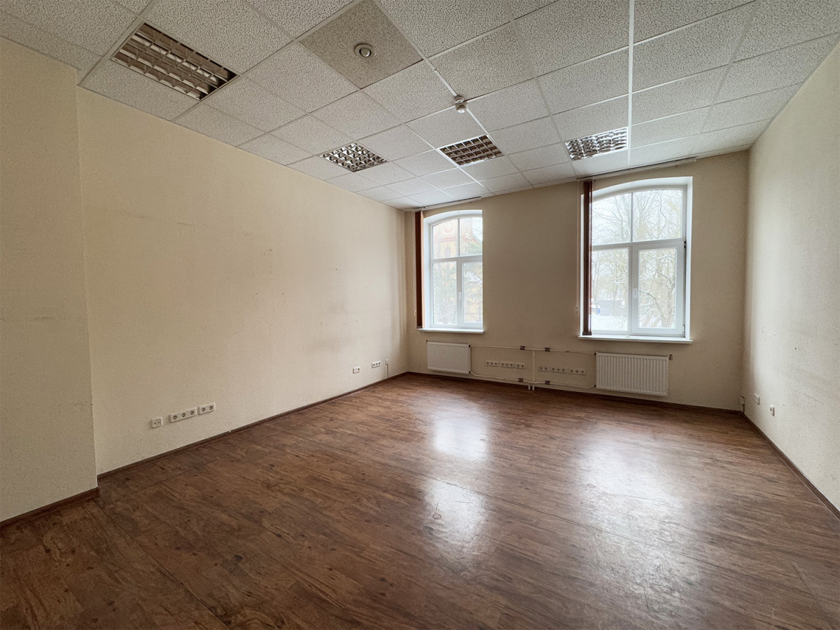 Izsole ēka Torņakalana 16